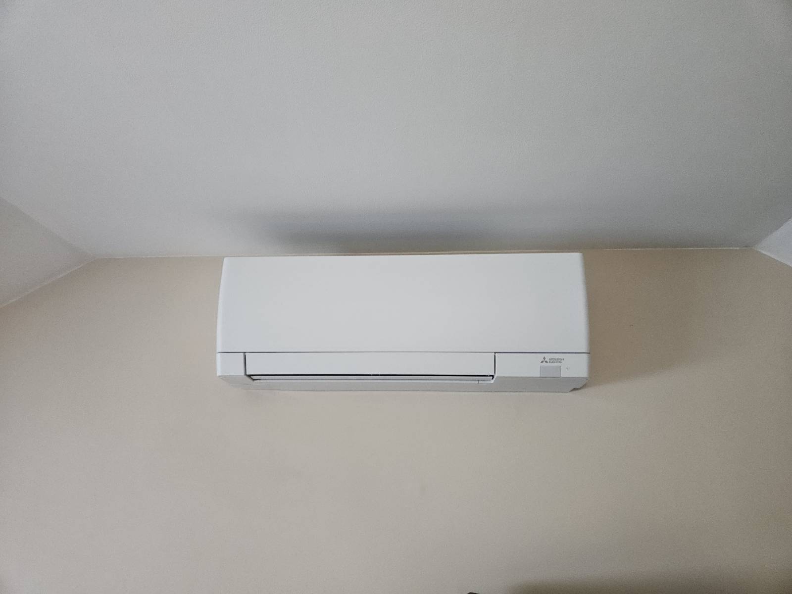 Artisan pour pose de sèche serviette à eau à Isneauville en Seine Maritime (76)