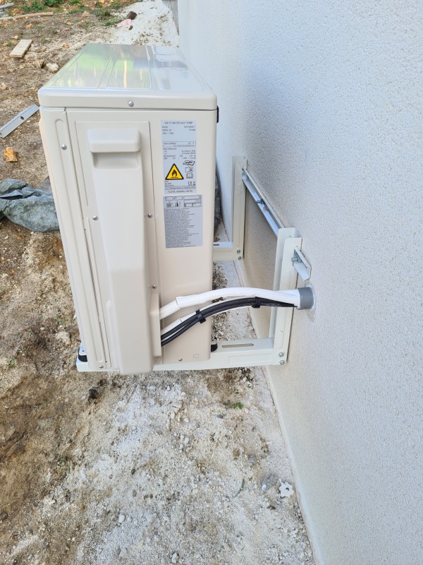 Artisan RGE Qualipac pour pose d'une pompe à chaleur à Rouen 76