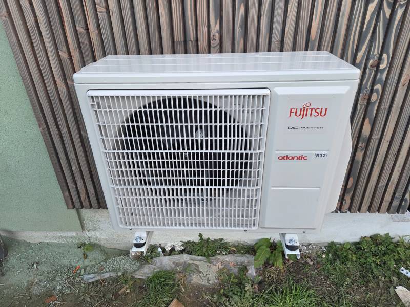 Chauffagiste Yvetot : pose de 4 pompes à chaleur air/eau Atlantic Alféa Extensa Duo pour des maisons neuves mitoyenne